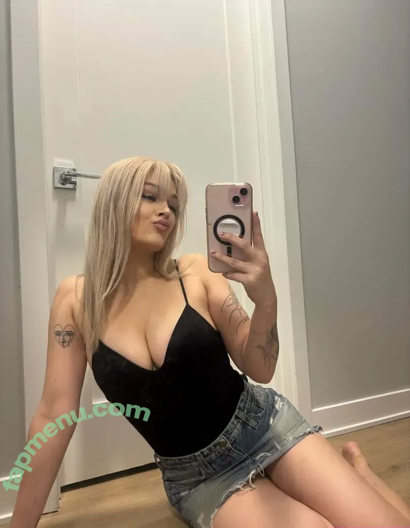 lilymoontv nude photo #0033 (lilyy.moon)