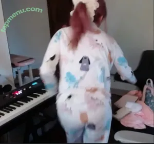 LilyPichu / onlysaber nude photo #0425