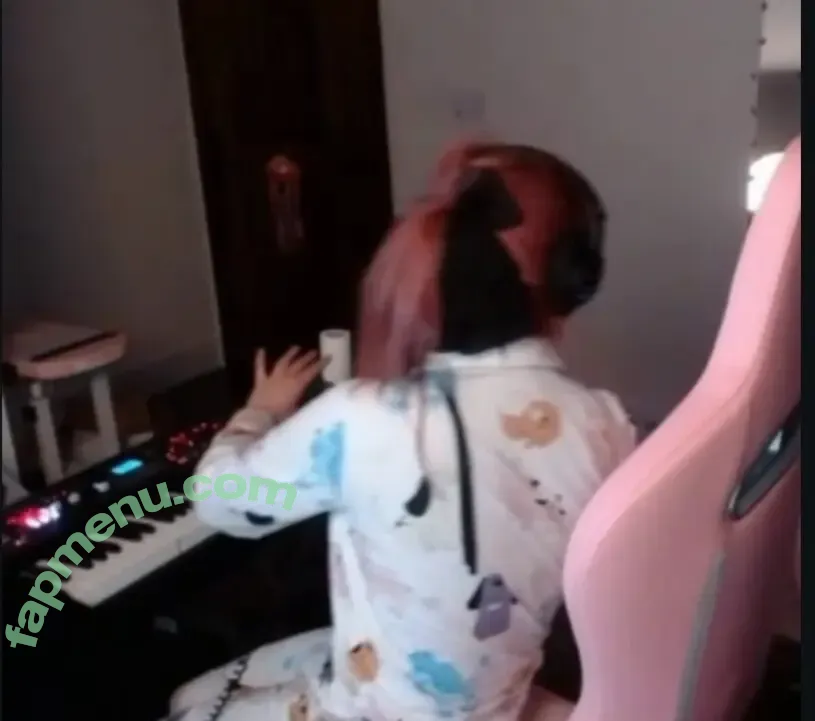 LilyPichu nude photo #0418 (onlysaber)