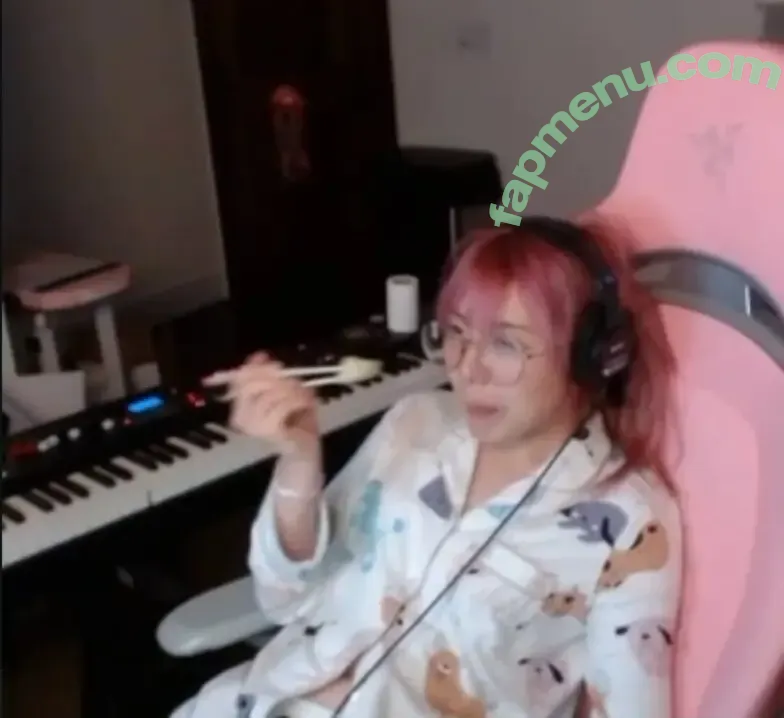 LilyPichu nude photo #0420 (onlysaber)
