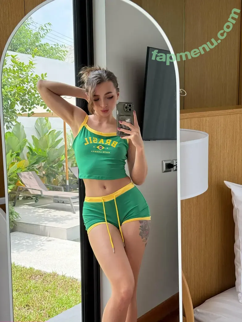 lilypurr nude photo #0029 (lilypurrr)