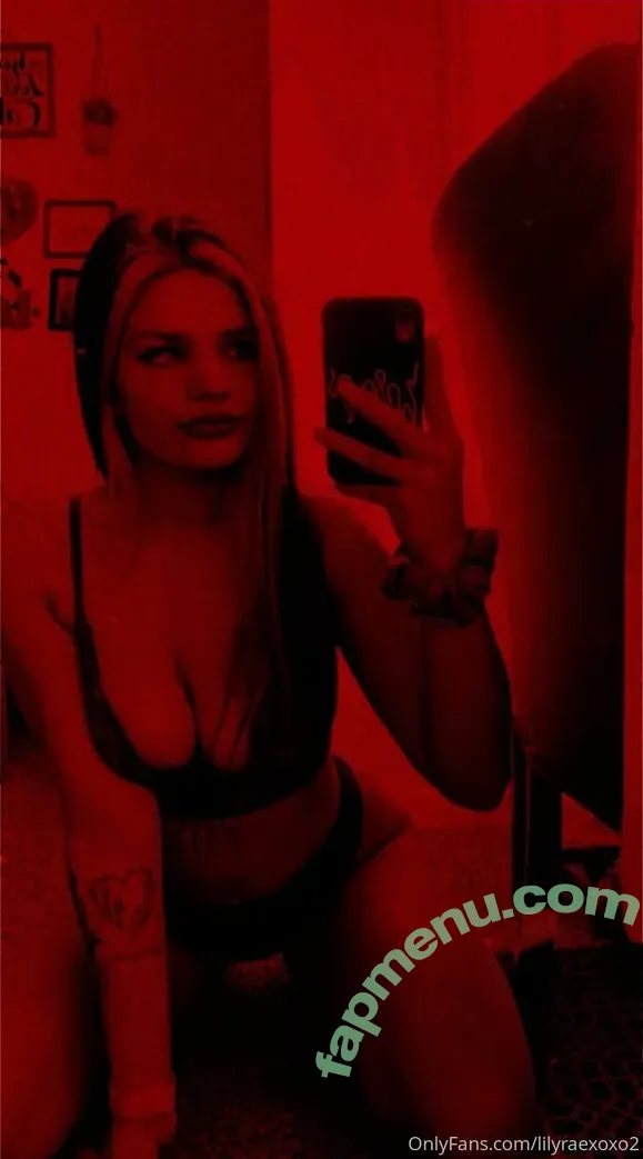 lilyraexoxo2 nude photo #0003 (lilyrae.xoxo)
