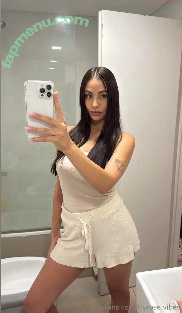 lilyrose.vibes nude photo #0017 (lilyrose.vibes)