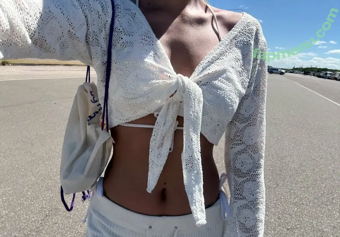 lilyrose.vibes nude photo #0020 (lilyrose.vibes)