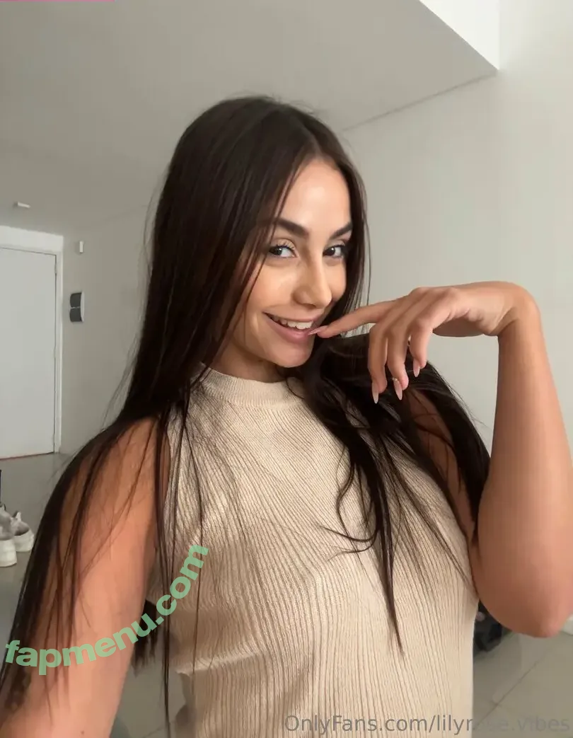lilyrose.vibes nude photo #0025 (lilyrose.vibes)