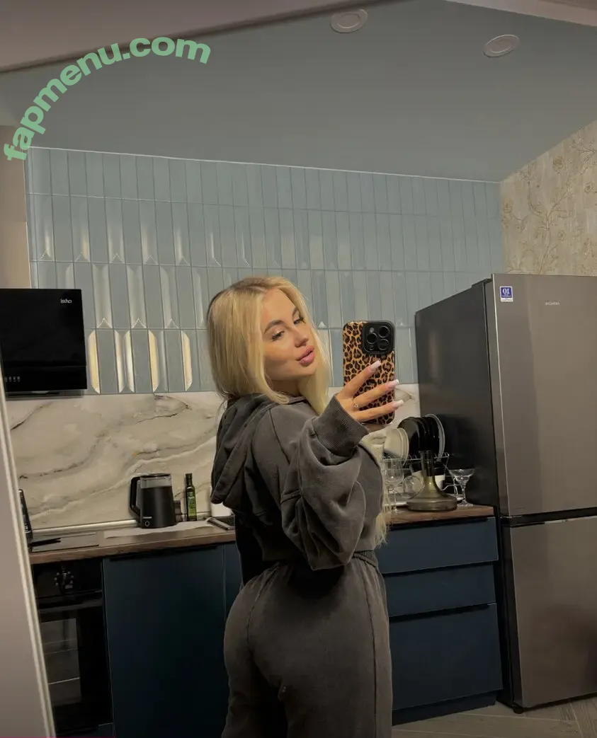 lilyskyblue nude photo #0028 (lizzkiax / lizzkyiax / user631104661652)