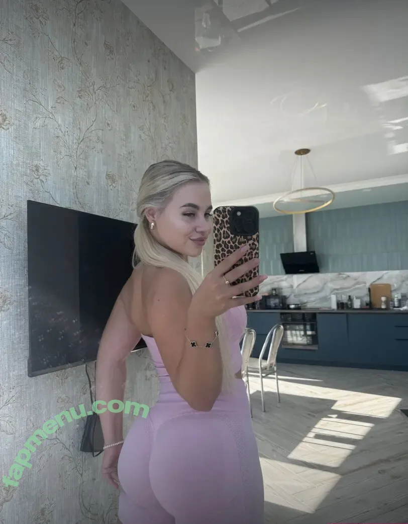 lilyskyblue nude photo #0033 (lizzkiax / lizzkyiax / user631104661652)