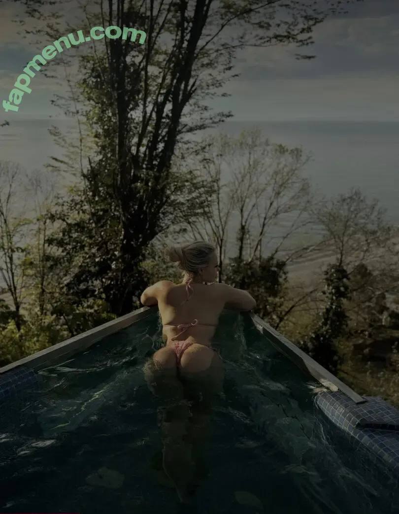 lilyskyblue nude photo #0068 (lizzkiax / lizzkyiax / user631104661652)