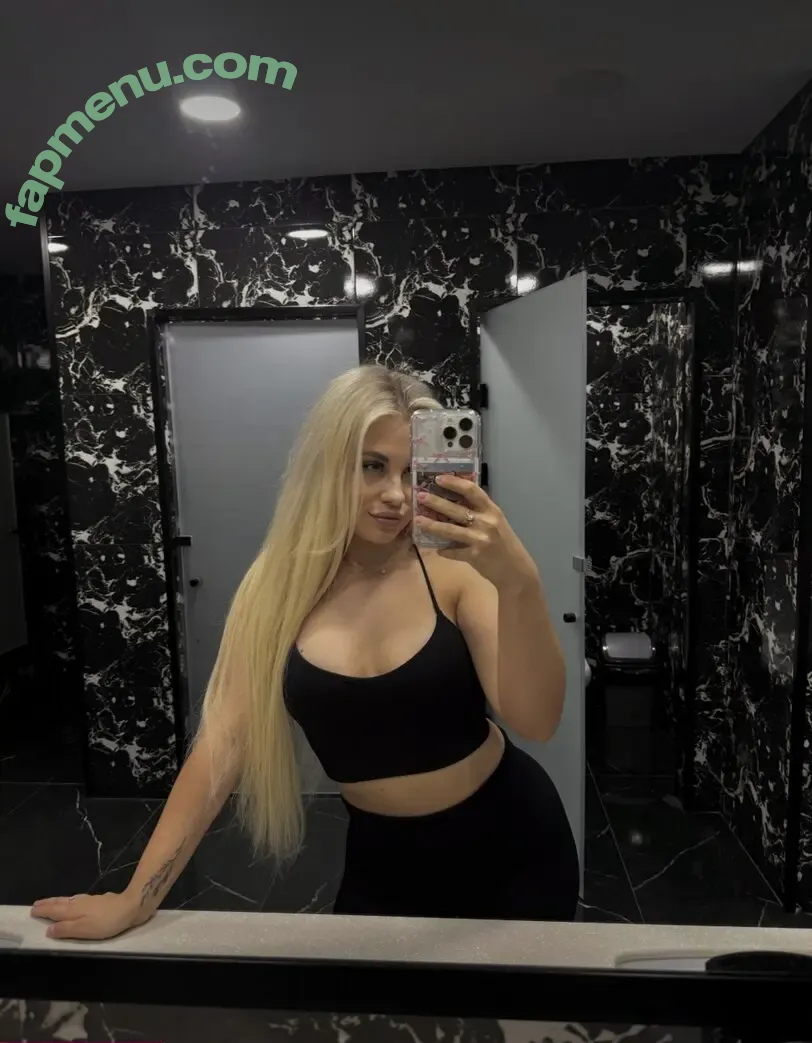 lilyskyblue nude photo #0085 (lizzkiax / lizzkyiax / user631104661652)