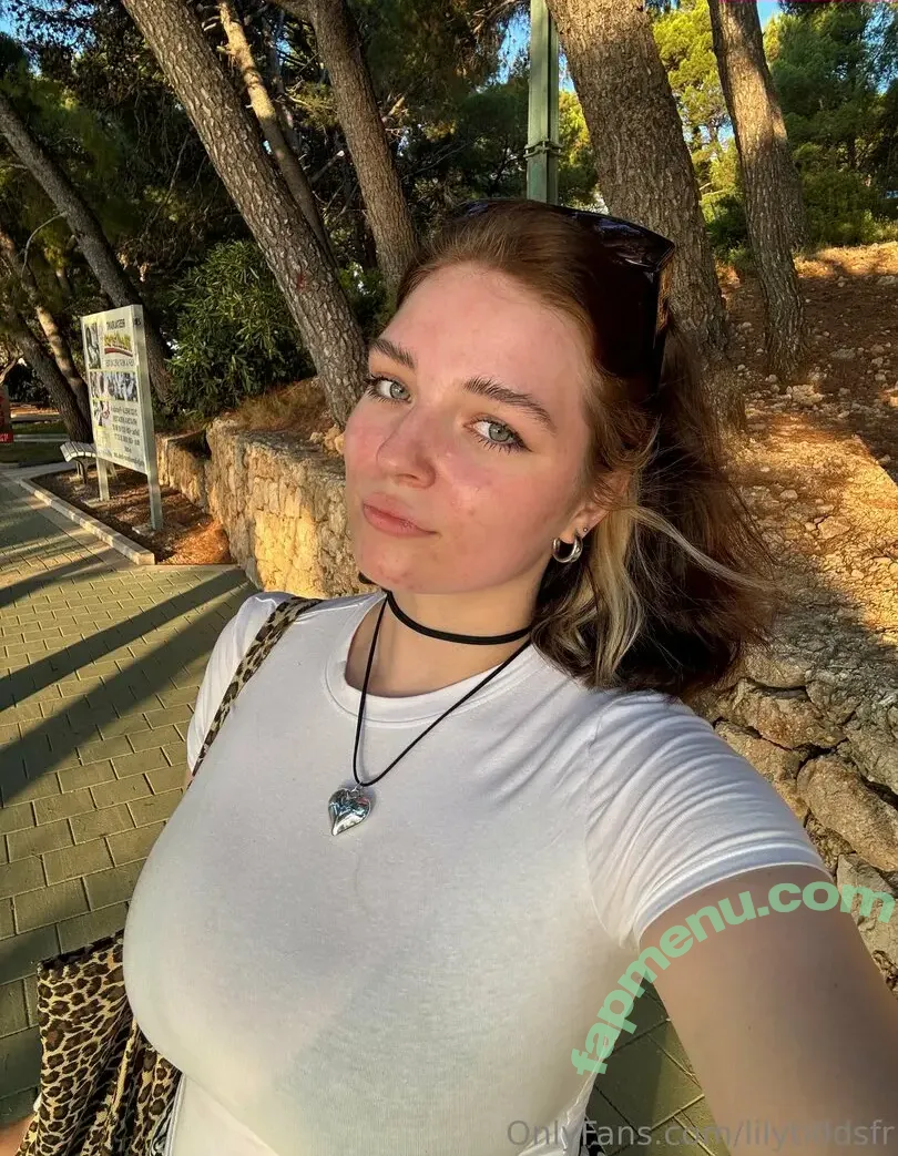 lilytiddsfr nude photo #0008 (lilytiddsfr)