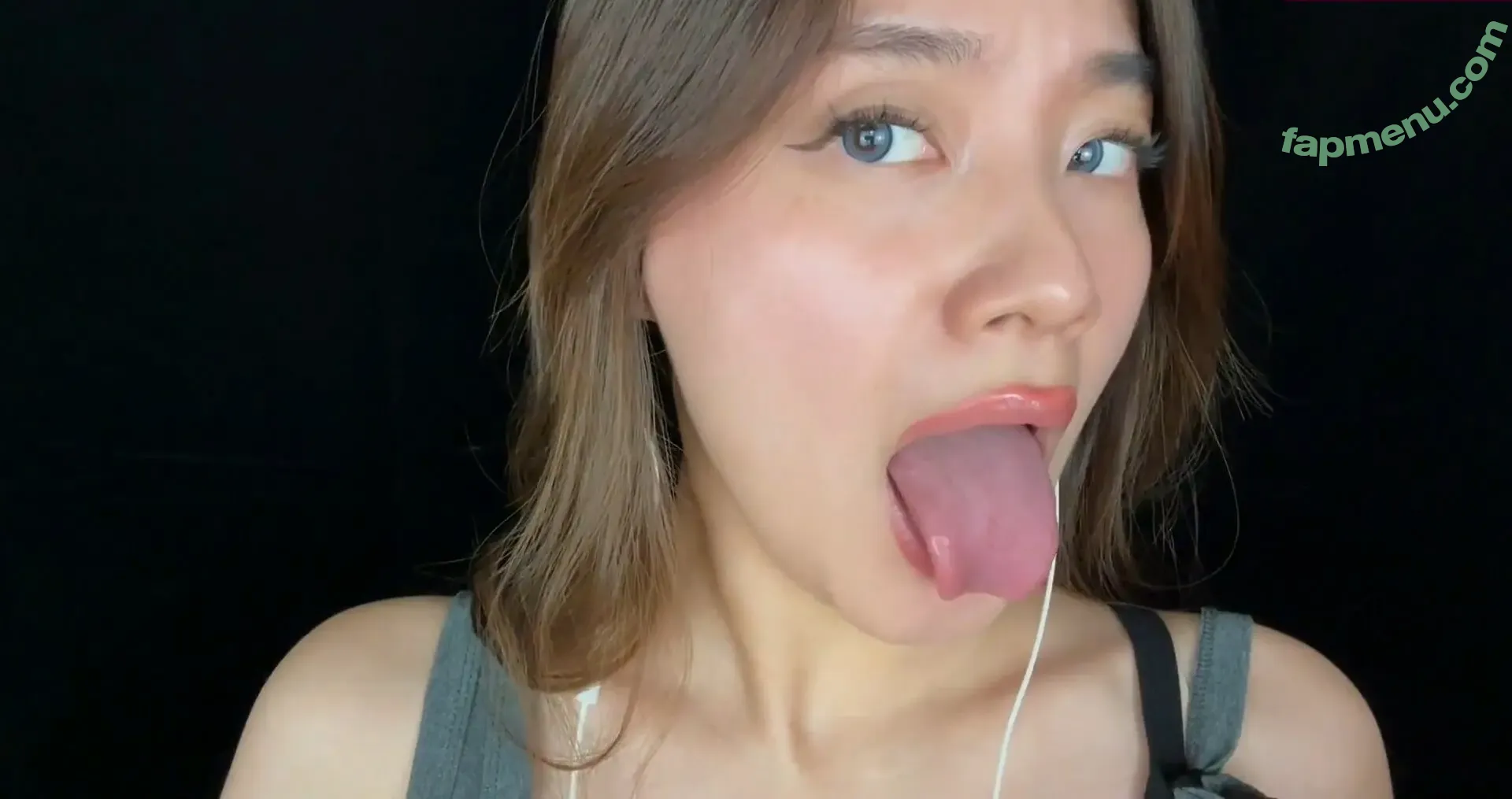 Lin ASMR nude photo #0049 (linlinasmr)