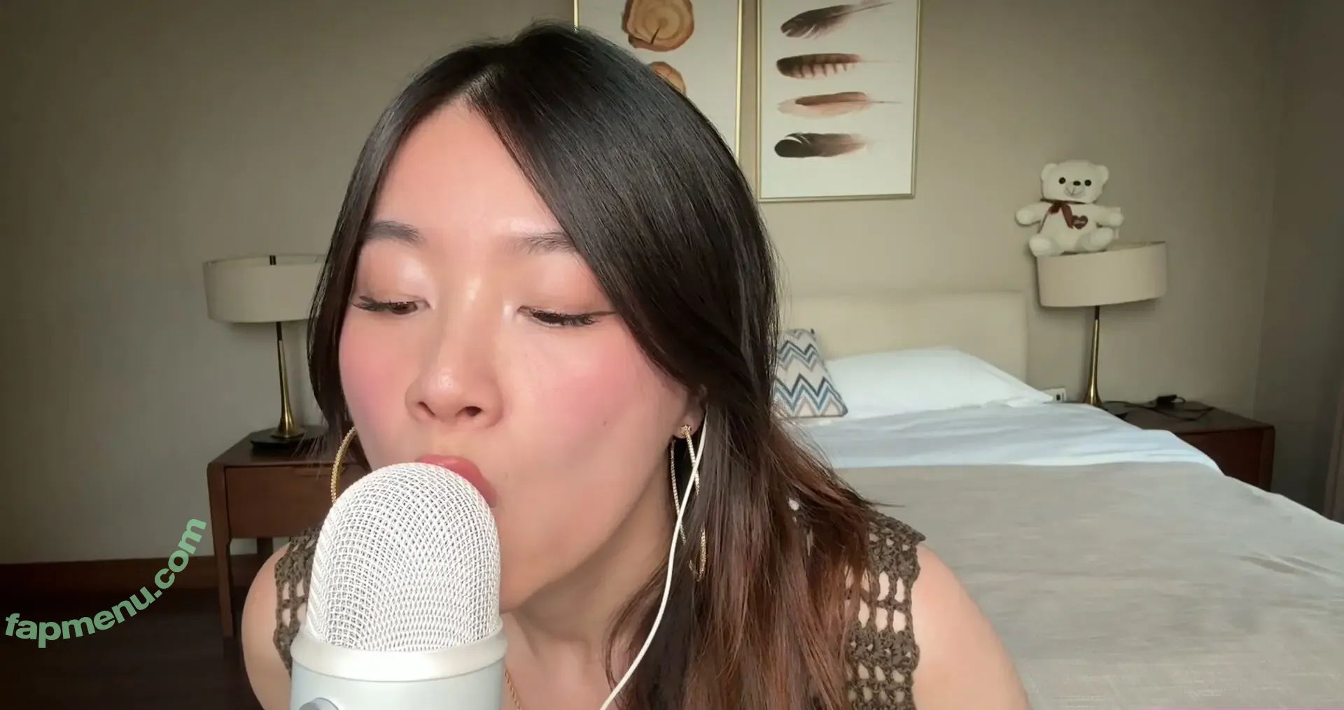 Lin ASMR nude photo #0122 (linlinasmr)