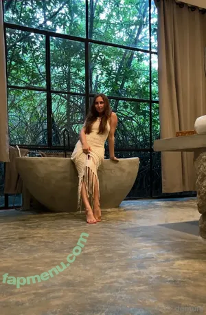 lina_demure / TerraFormer001 / _lina_official_ nude photo #0081