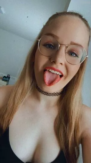 Lina-Klein / LinaKlein2000 / MDH / official_linaklein nude photo #0028