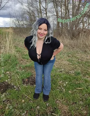 Lina Melina Sparks / LinaMelSparks / lina.melina.sparks / linamelinasparks nude photo #0055