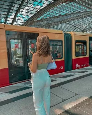 Lina Valeska / its_liinaaaa nude photo #0003