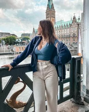 Lina Valeska / its_liinaaaa nude photo #0006