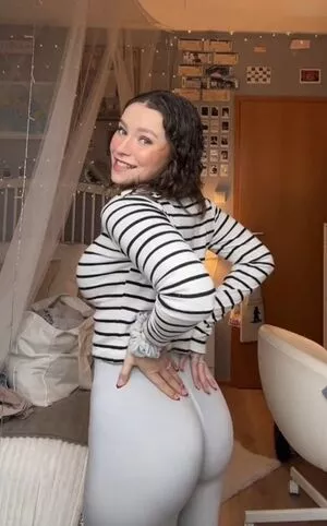 Lina Valeska / its_liinaaaa nude photo #0137