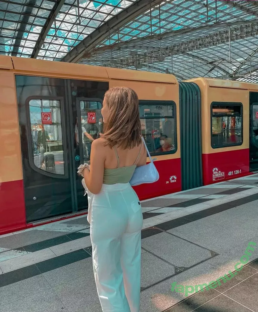 Lina Valeska nude photo #0003 (its_liinaaaa)