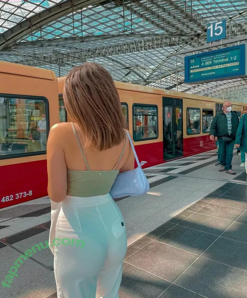 Lina Valeska nude photo #0004 (its_liinaaaa)