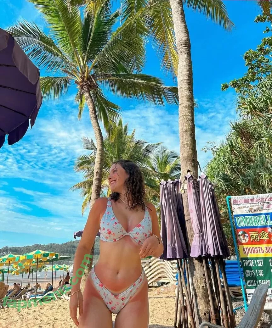 Lina Valeska nude photo #0036 (its_liinaaaa)