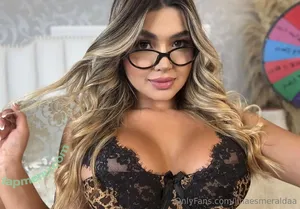 linaesmeraldaa / linaesmeraldaaa nude photo #0118
