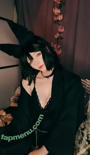 Linaneyeon / neponiru nude photo #0654