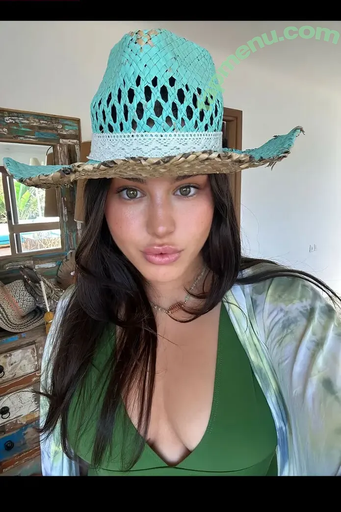 Linasounni nude photo #0002 (Linasounni)