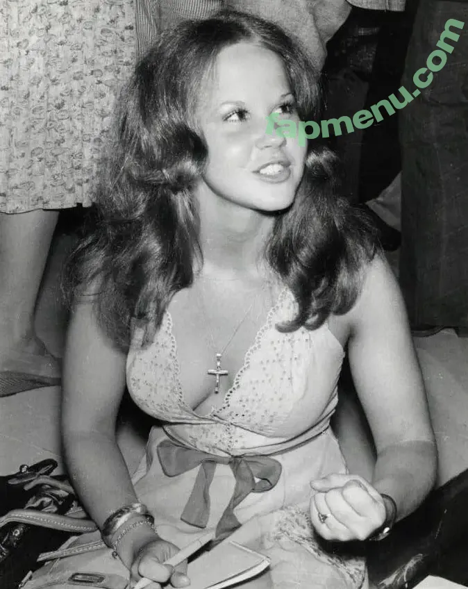 Linda Blair nude photo #0104 (hotmiserablewife6 / thereallindablair)