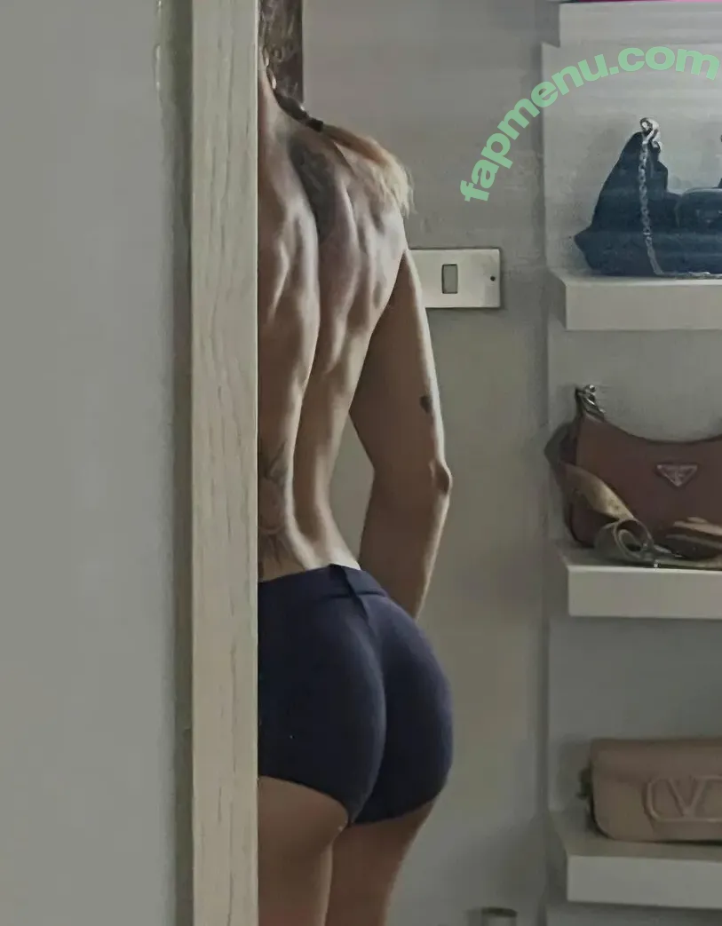 Linda Fioretti nude photo #0045 (lflowers / linda.fioretti_)