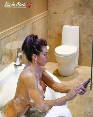 Linda Steele / dkwlinda / lindasteelewellness / steelelinda2022 nude photo #0198