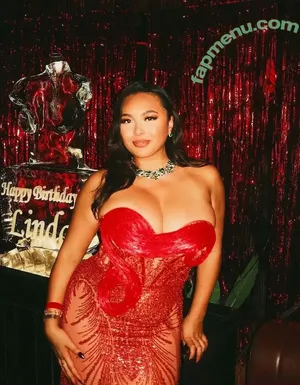 Linda Vo / itslindavo / itslindavo_ / lindavo nude photo #0097
