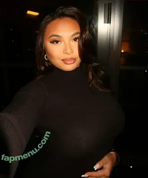 Linda Vo / itslindavo / itslindavo_ / lindavo nude photo #0116