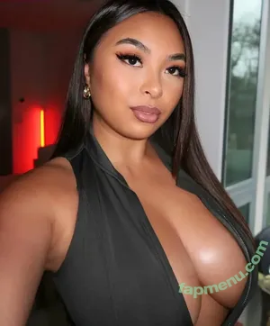 Linda Vo / itslindavo / itslindavo_ / lindavo nude photo #0137