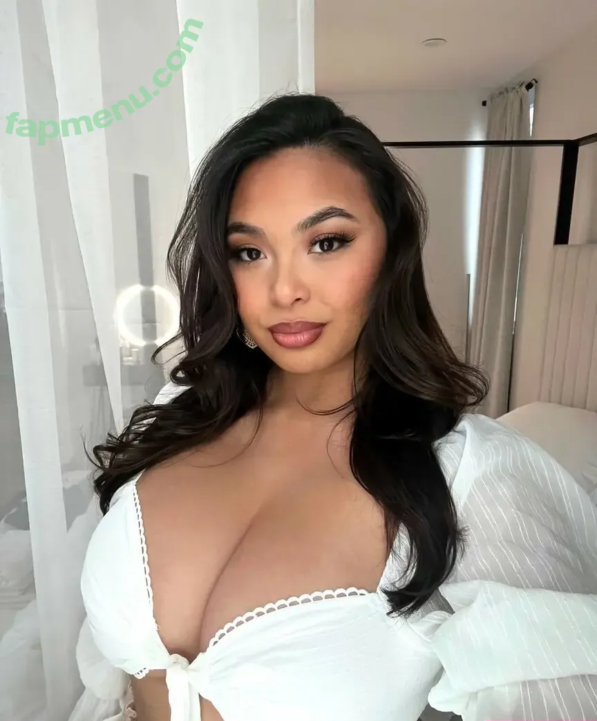 Linda Vo nude photo #0105 (itslindavo / itslindavo_ / lindavo)