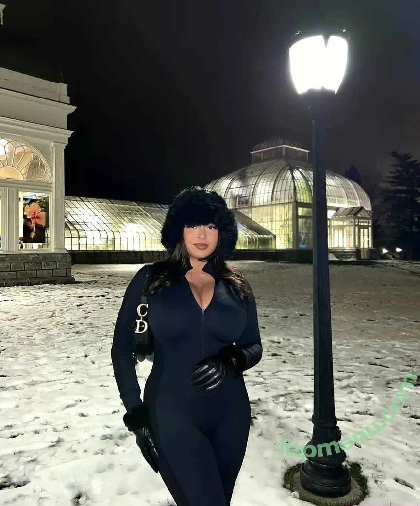 Linda Vo nude photo #0114 (itslindavo / itslindavo_ / lindavo)