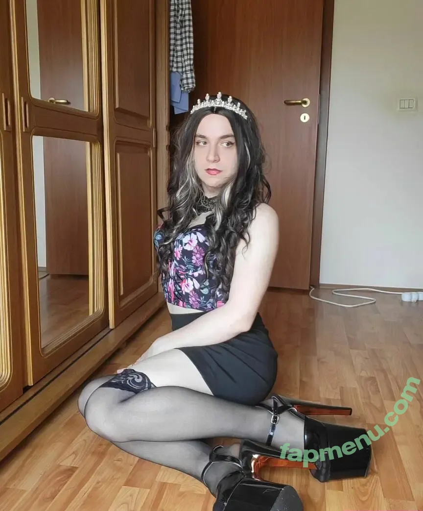 LindaaaX nude photo #0006 (lindax_patricia / lindax_patricia_)