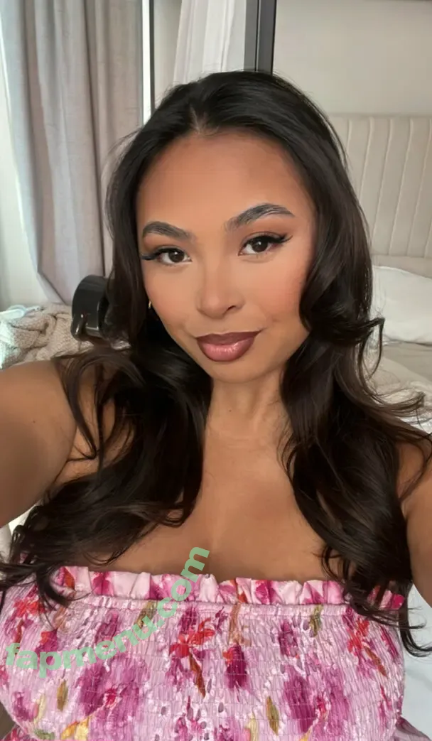 lindavo nude photo #0142 (itslindavo)