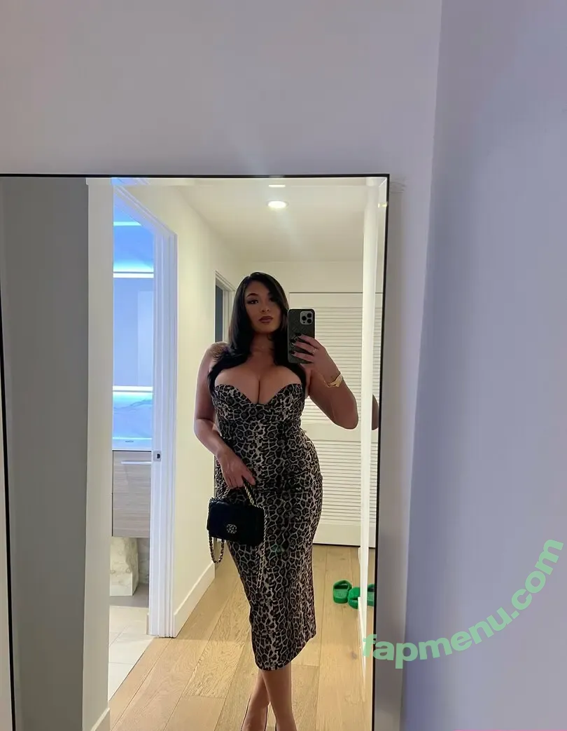 lindavo nude photo #0143 (itslindavo)