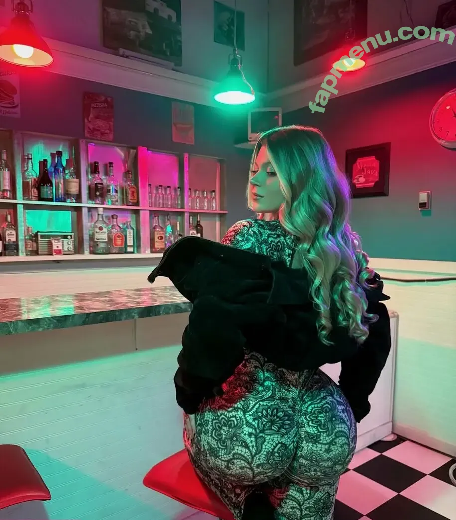 Lindsay Capuano nude photo #0004 (lindsaycapuano)