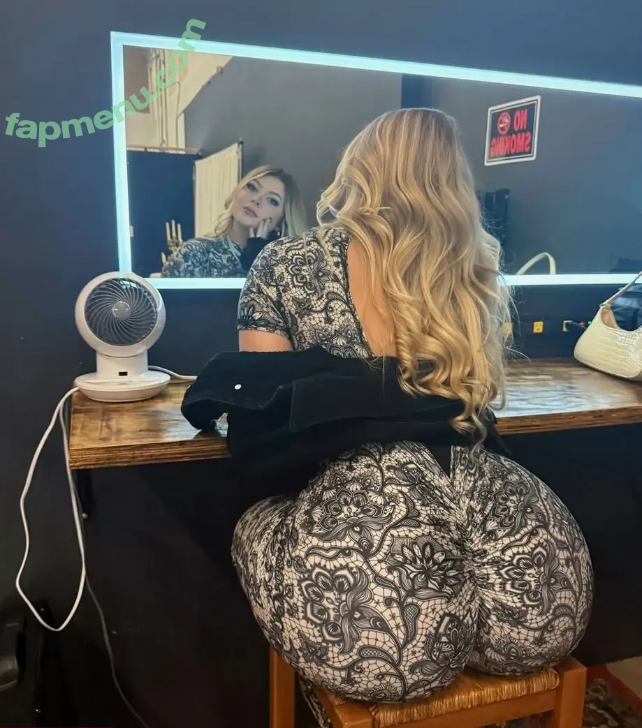 Lindsay Capuano nude photo #0006 (lindsaycapuano)