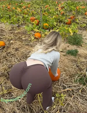 Lindsay Capuano / lindsaycapuano nude photo #0003