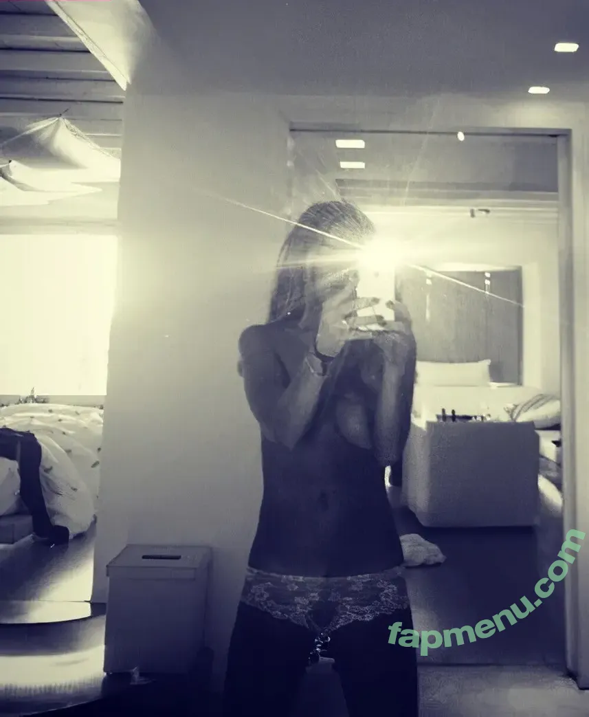 Lindsay Lohan nude photo #0051 (lindsaylohan / lindsaylohan201)