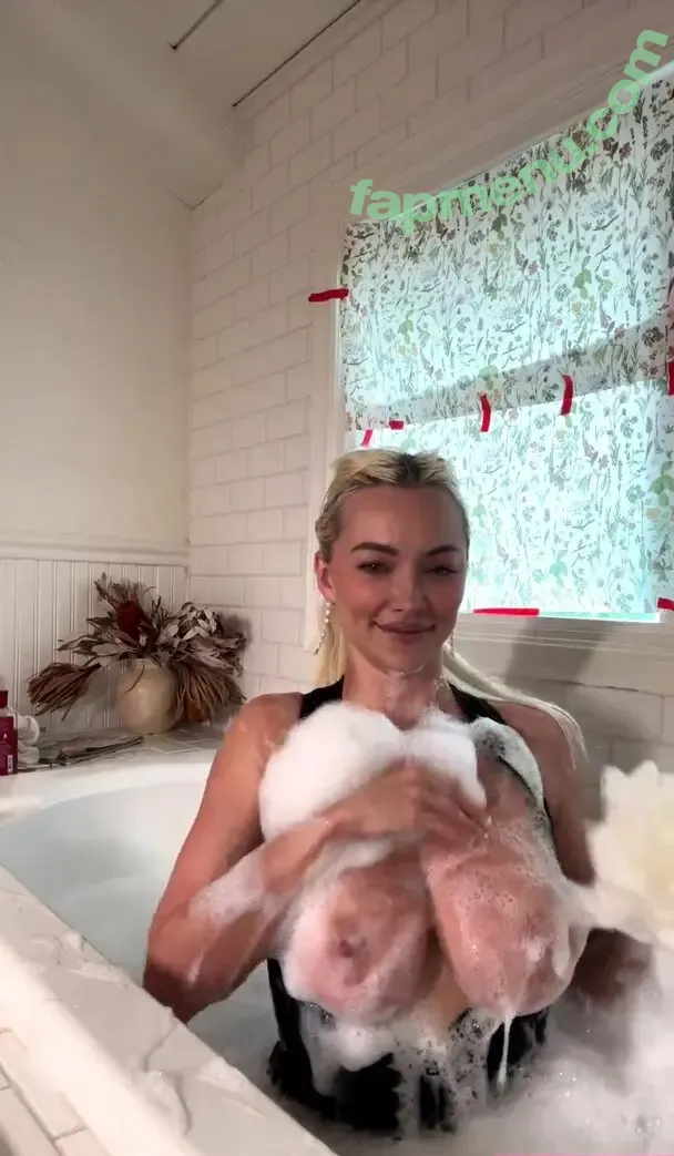 Lindsay Pelas nude photo #0002 (lindsay_227)