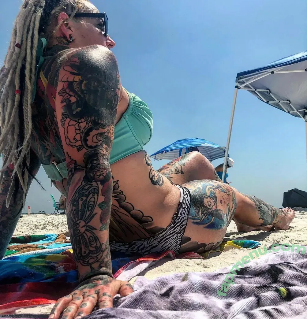 Lindsay Snow nude photo #0003 (anyuser / thefloridamaam)