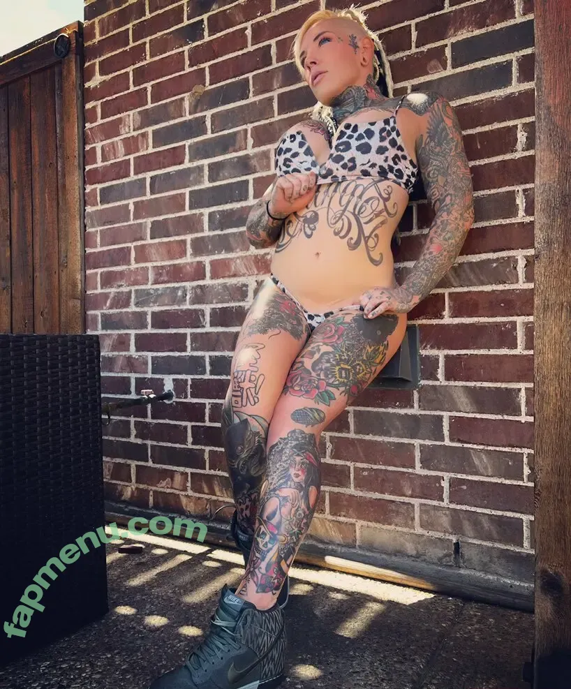 Lindsay Snow nude photo #0005 (anyuser / thefloridamaam)