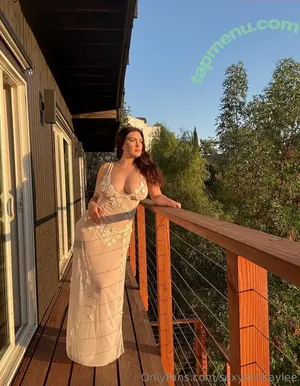 lindsayleevipgfe / thelindsayleex nude photo #0008