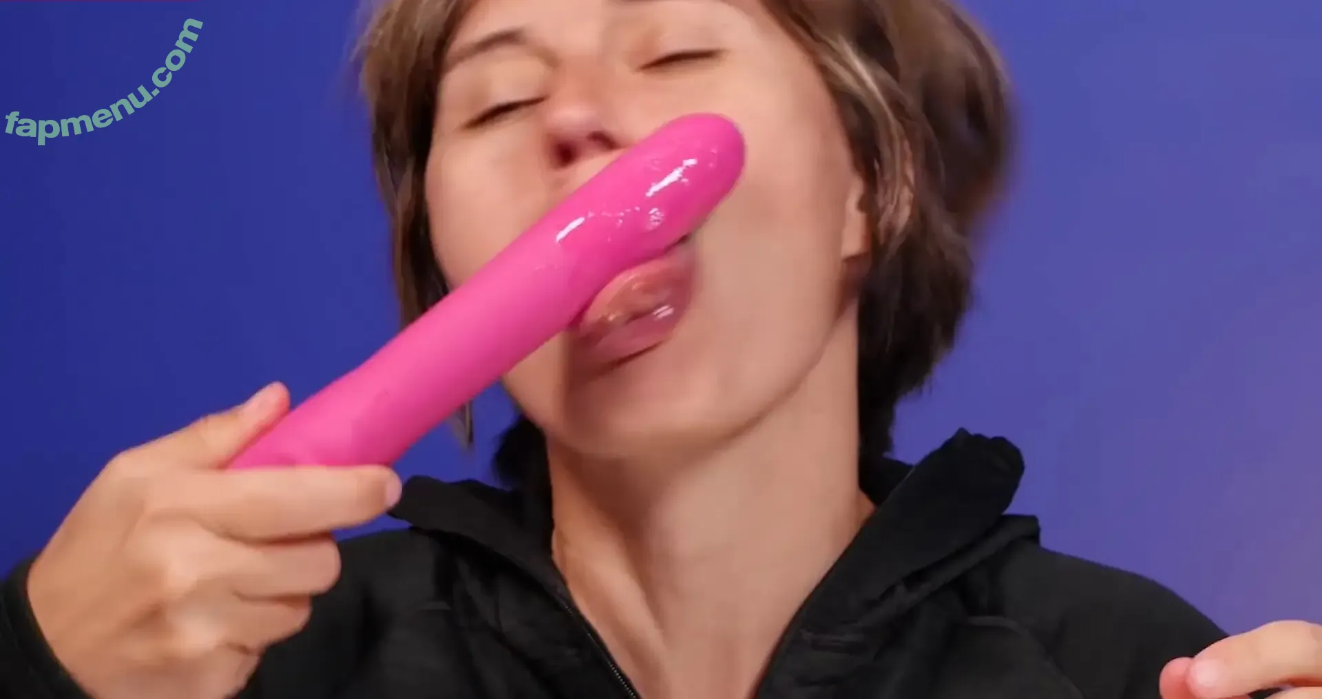 Lindsey Doe nude photo #0070 (dr._doe / elleteedee)