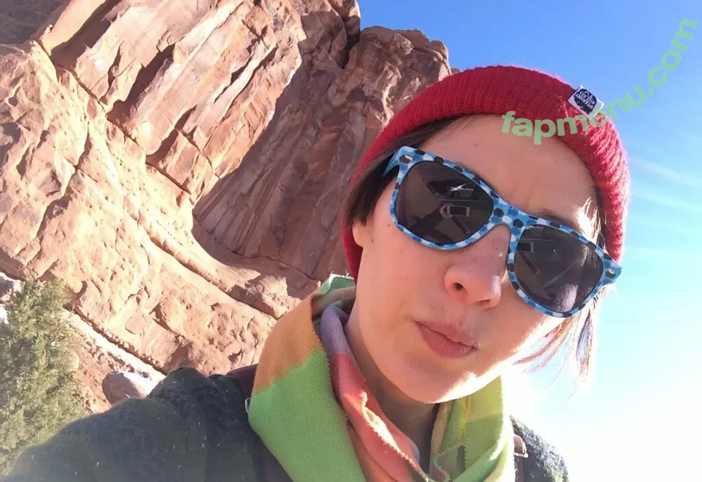 Lindsey Doe nude photo #0132 (dr._doe / elleteedee)