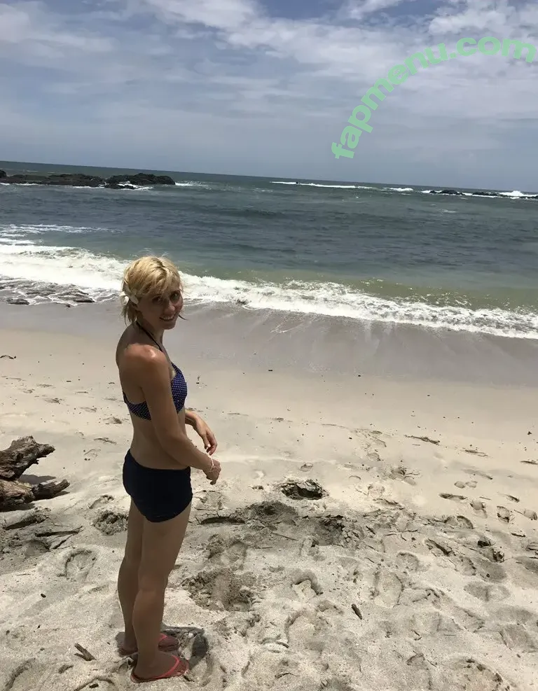 Lindsey Doe nude photo #0180 (dr._doe / elleteedee)